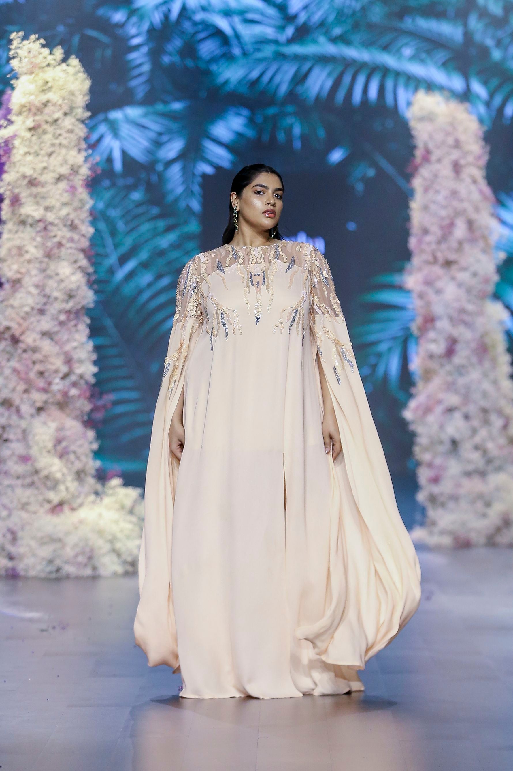 Kaftan with Yolk Embroidered