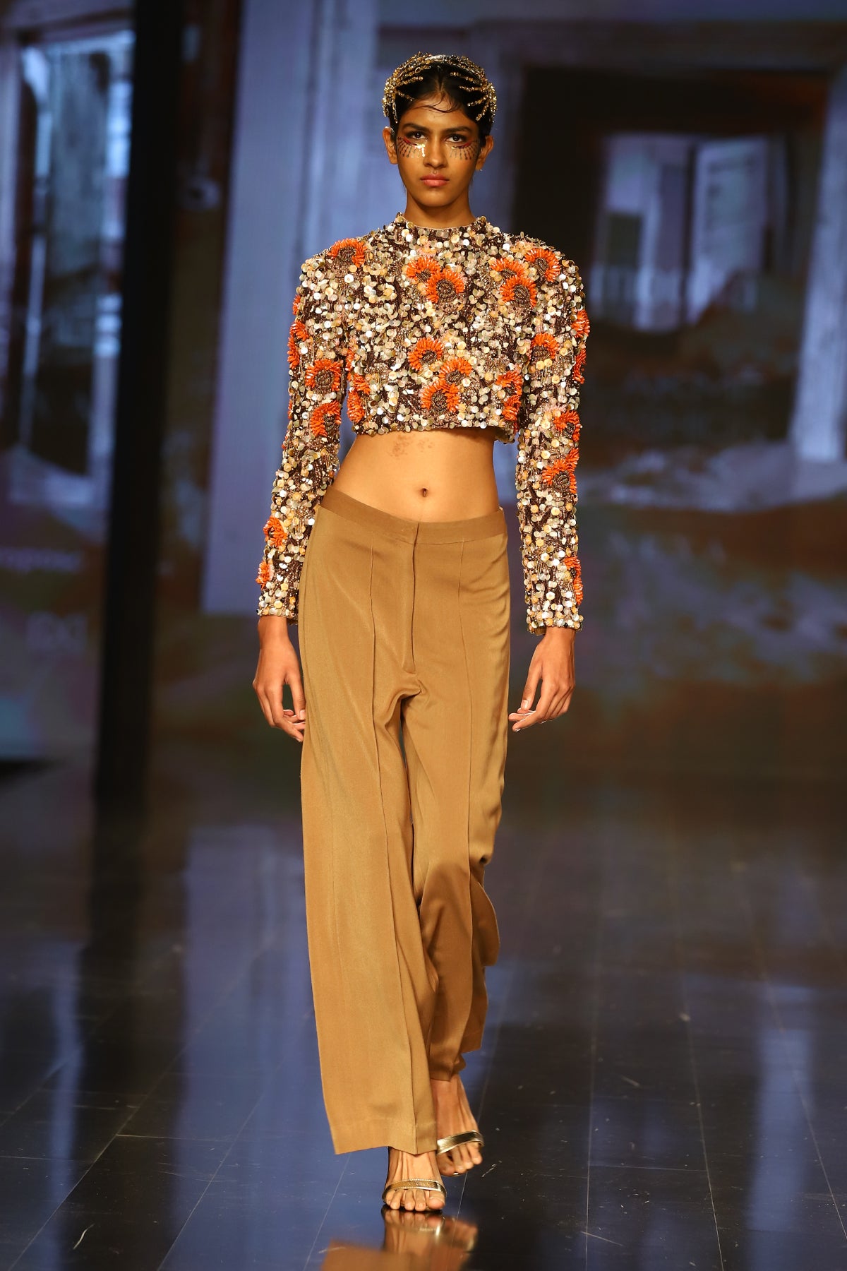 Embriodered Crop Top