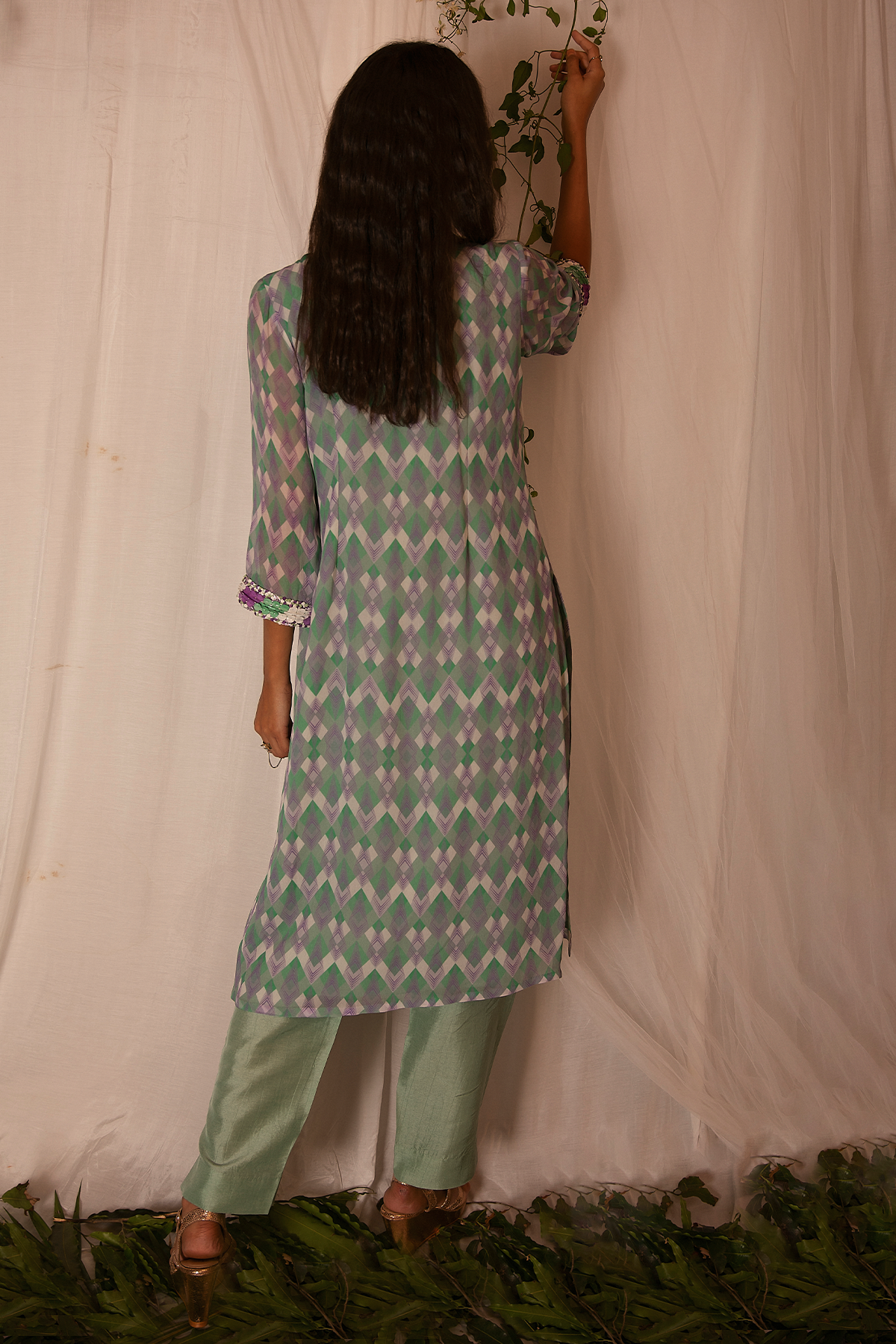 Hand-embroidered Printed Kurta paired with Pants