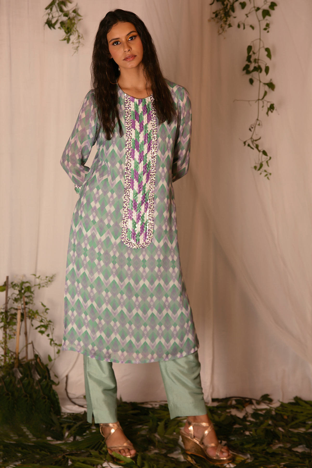 Hand-embroidered Printed Kurta paired with Pants